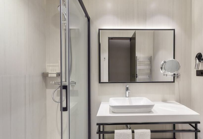 سوییت جونیور, Eurostars Guadalquivir