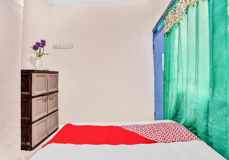 标准间, Oyo 90523 Homestay Jenggolo