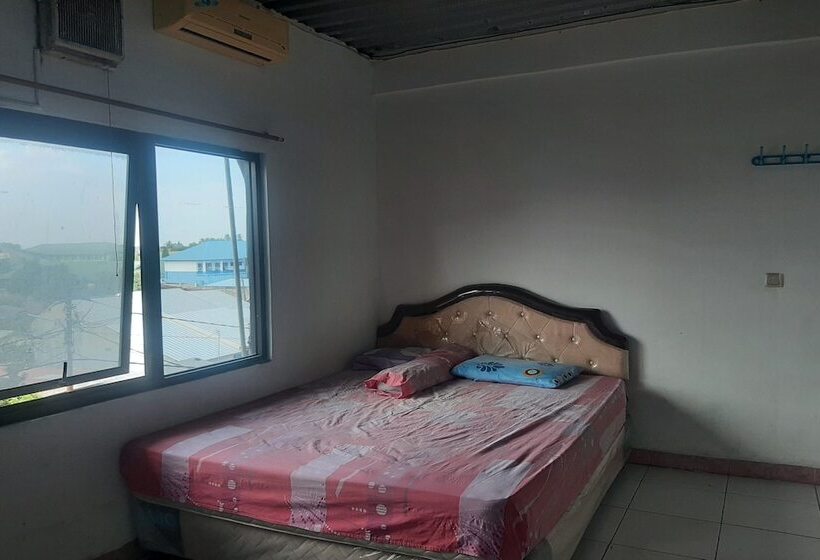اتاق استاندارد, Spot On 90535 Cimanuk Pavilion