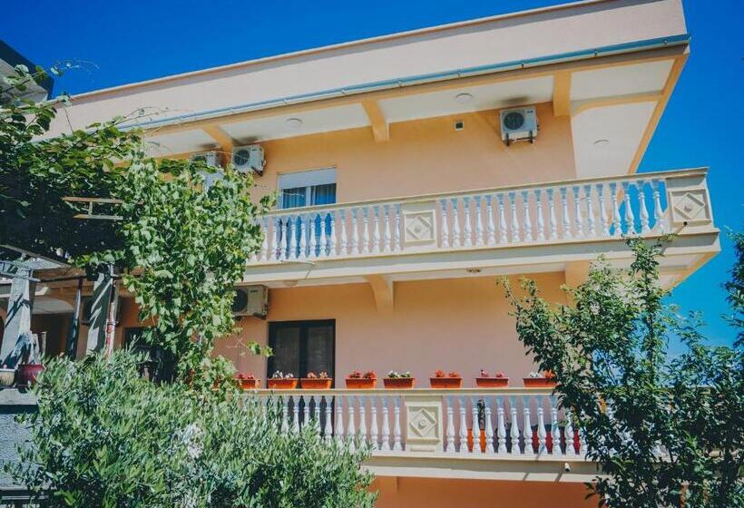 اتاق استاندارد, Ajdin Apartments