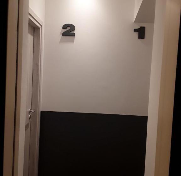 اتاق سوپریور با تخت بزرگ, Savoias