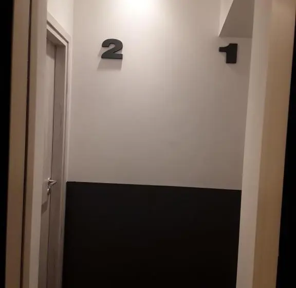 اتاق سوپریور با تخت بزرگ, Savoias
