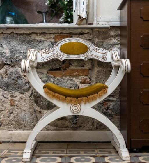 اتاق سوپریور با تخت بزرگ, Il Giardino Di Chiara