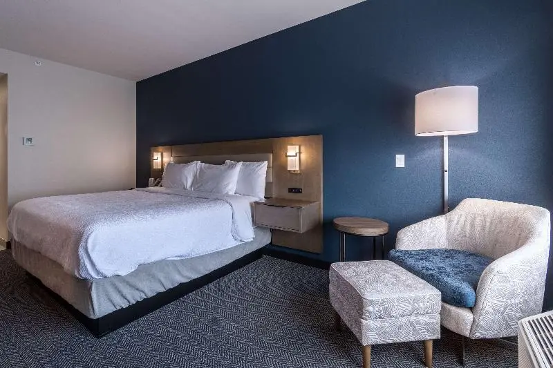 キングサイズベッドのスタンダードルーム, Best Western Plus Tacoma