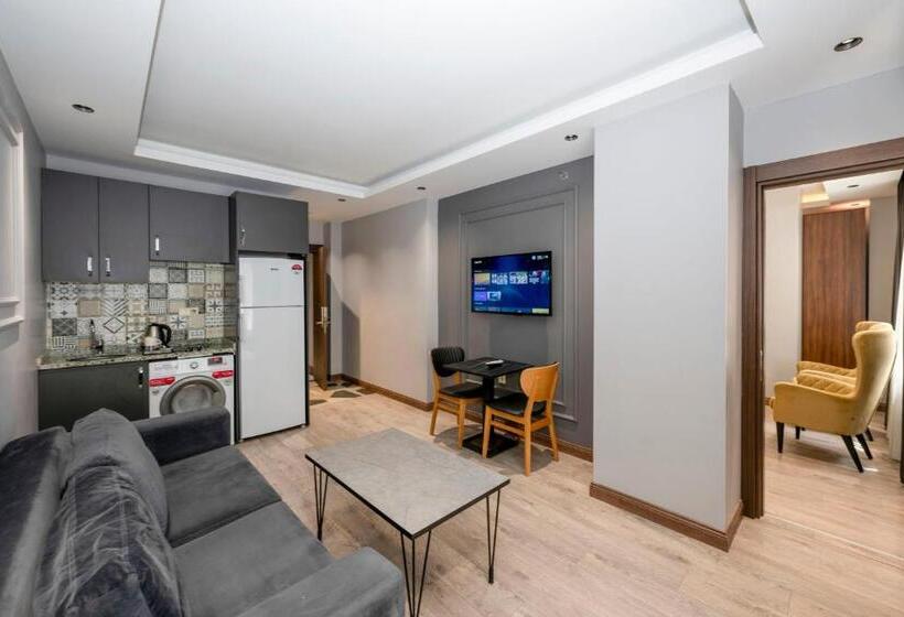 اتاق سوپریور چهار تخته, Comfort Suites