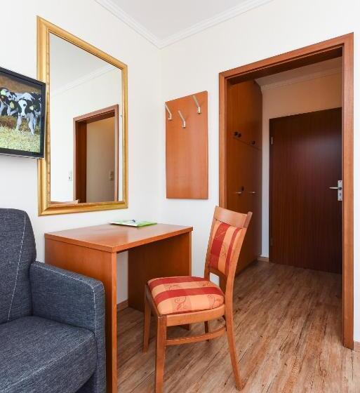 Standardrum, Garni Benser Watt