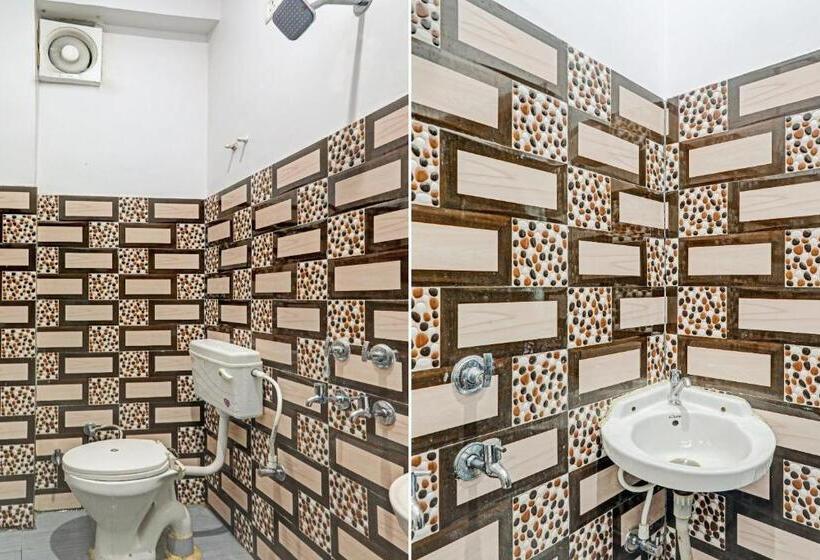Трехместный Номер Классика, Spot On 80511 The Dwivedi Inn