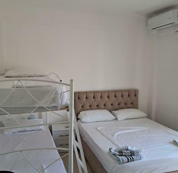 スタンダード４人部屋, Elton Tafa Guesthouse