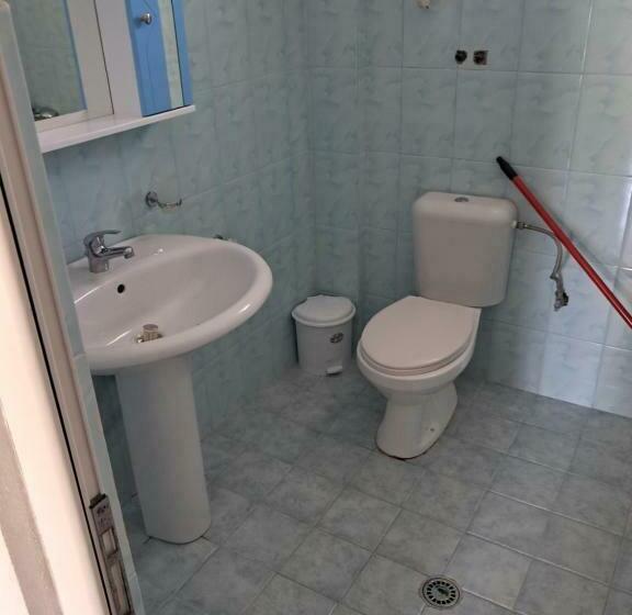 スタンダード4人部屋, Elton Tafa Guesthouse