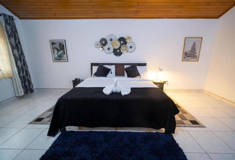 Suite Familiar, The Cabyn