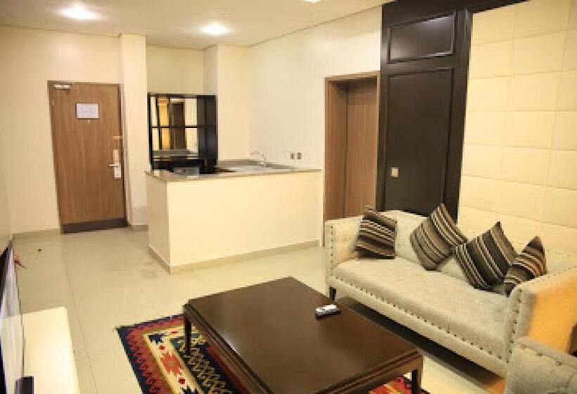 Номер Стандарт Трехместный, Room In Apartment   Best Westerln Plus Deluxe Suite
