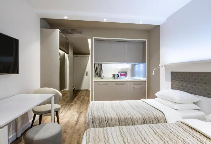 استودیوی استاندارد با چشم‌انداز دریا, Alliance Palace Batumi