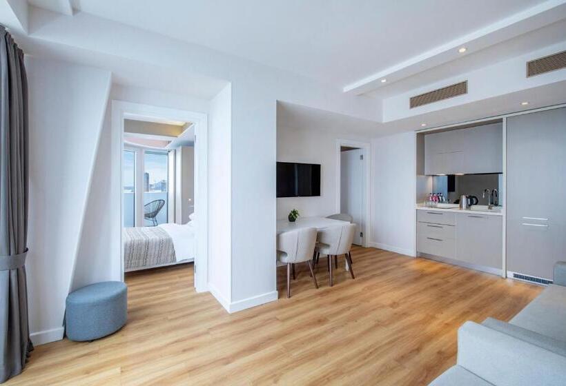 سوییت خانوادگی, Alliance Palace Batumi