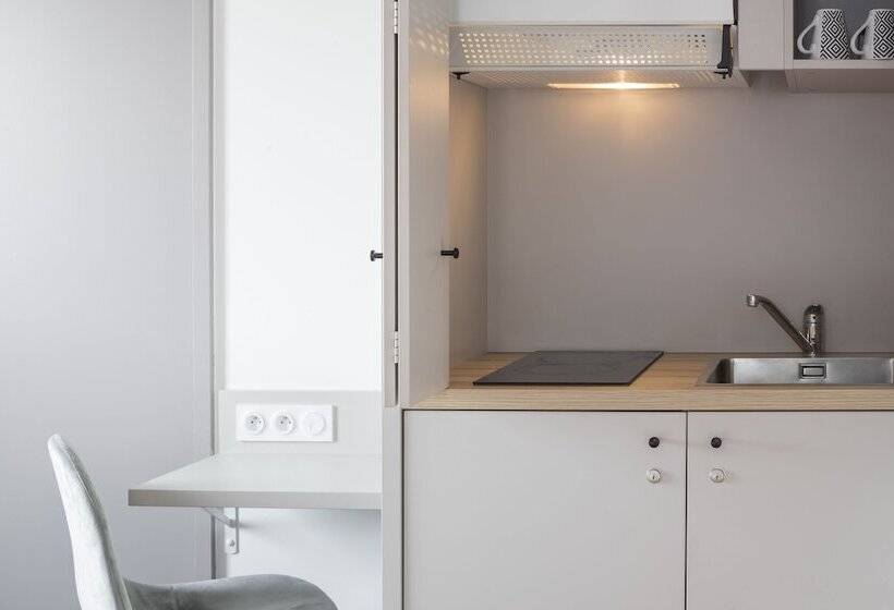 수피리어 스튜디오, Aka Lodge Lyon Eurexpo Arena Stadium