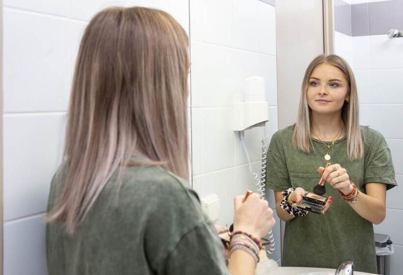 スタンダードトリプルルーム, B&b Hotel Aurillac Le Lioran