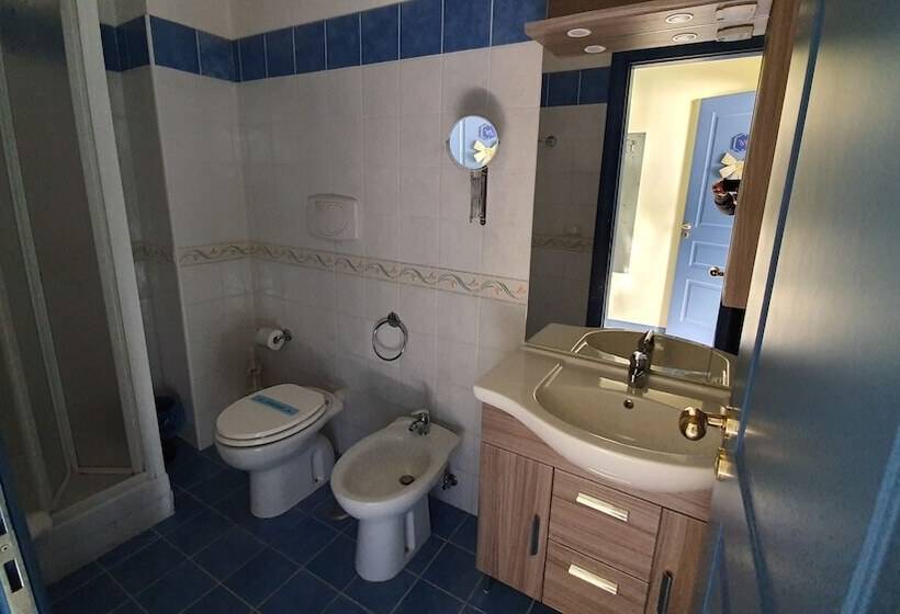 חדר סטנדרט לשלושה, Centro Congressi Polo Nautico