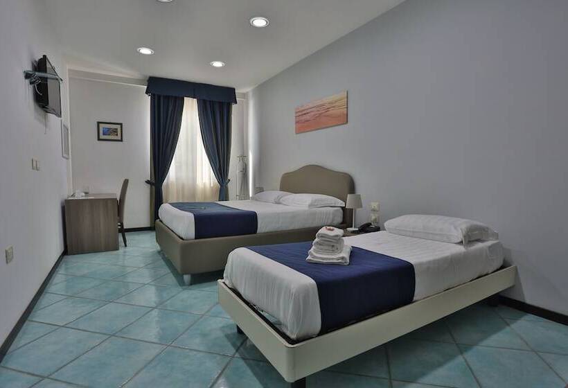 חדר סטנדרט לשלושה, Centro Congressi Polo Nautico