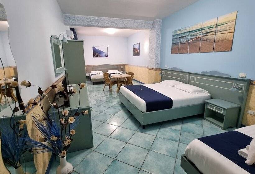 חדר סטנדרט לארבעה, Centro Congressi Polo Nautico