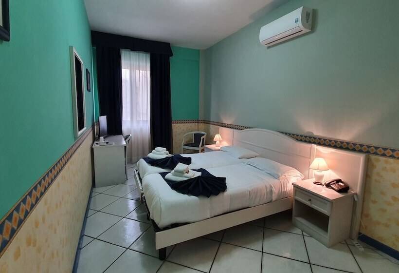 חדר אקונומי, Centro Congressi Polo Nautico