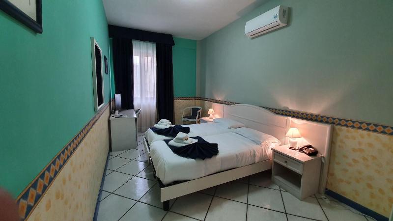 חדר אקונומי, Centro Congressi Polo Nautico