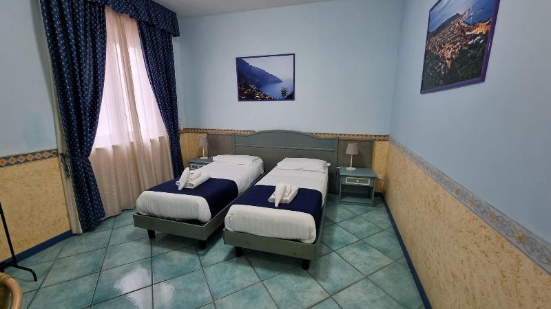 חדר סטנדרט לארבעה, Centro Congressi Polo Nautico