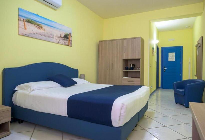 חדר סטנדרט לשלושה, Centro Congressi Polo Nautico