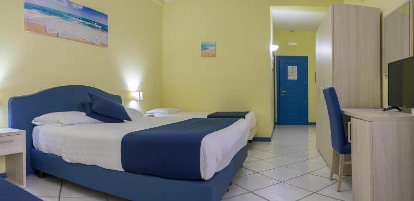 חדר סטנדרט לארבעה, Centro Congressi Polo Nautico