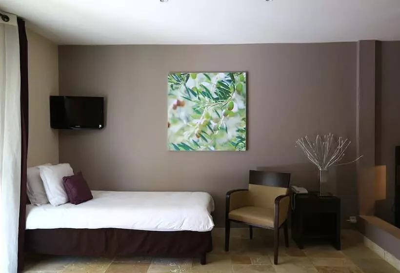 اتاق استاندارد سه نفره, Domaine De La Petite Isle   Luberon