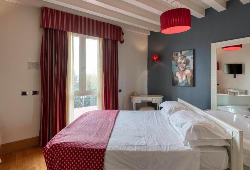 اتاق استاندارد با وان آب گرم, Fiera Di Brescia