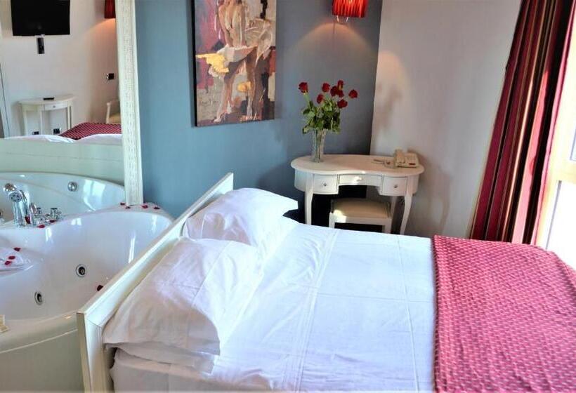 اتاق استاندارد با وان آب گرم, Fiera Di Brescia