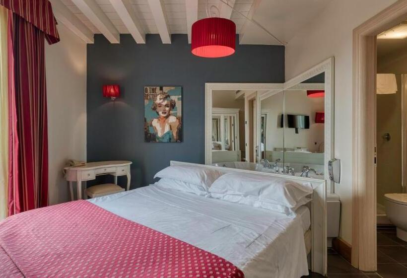 اتاق استاندارد با وان آب گرم, Fiera Di Brescia