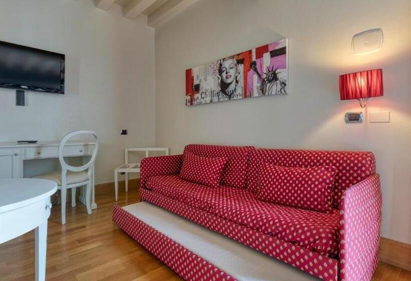 اتاق استاندارد چهار تخته, Fiera Di Brescia