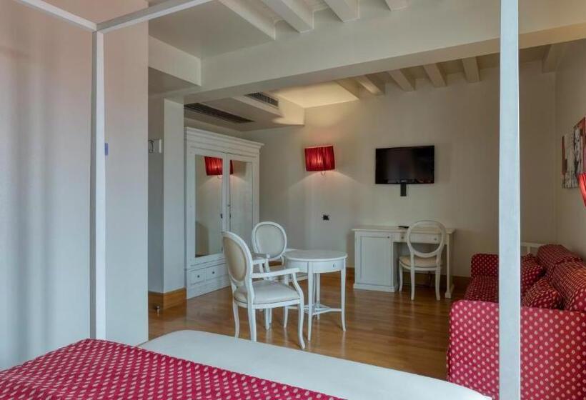اتاق استاندارد چهار تخته, Fiera Di Brescia