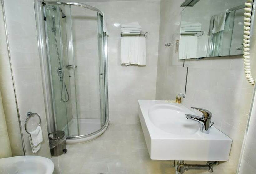 デラックスルーム, Fieri