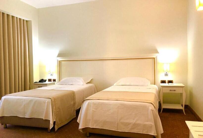 デラックスルーム, Fieri