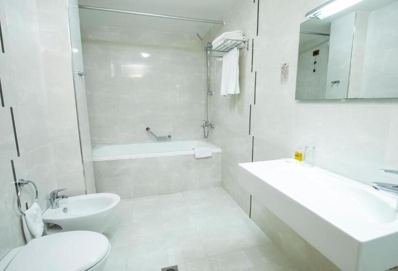 ジュニアスイート, Fieri