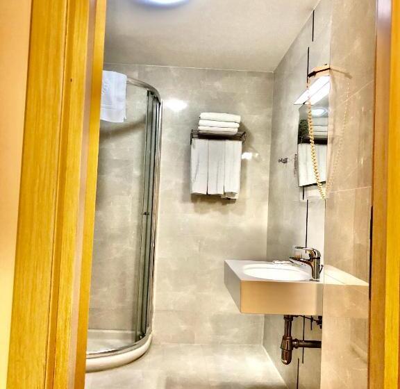 デラックスルーム, Fieri