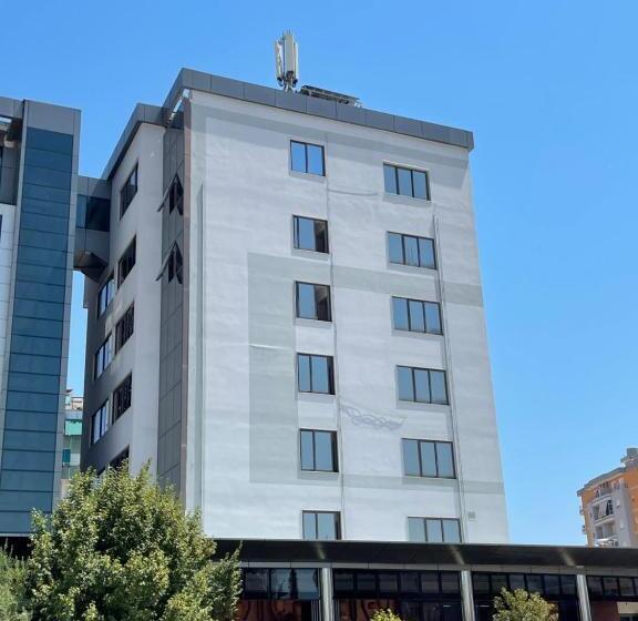 エコノミールーム, Fieri