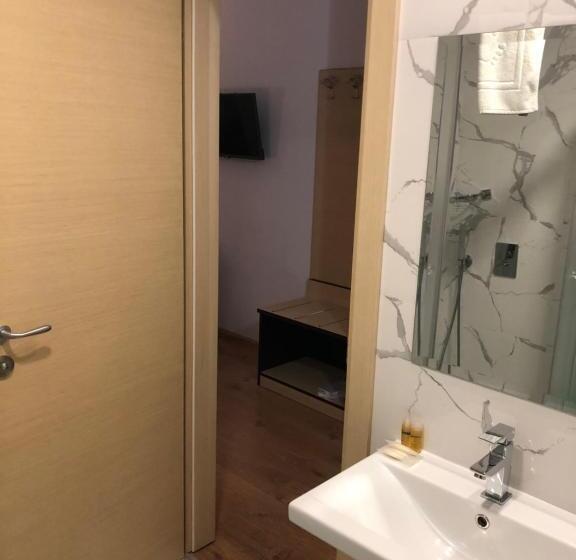 エコノミールーム, Fieri