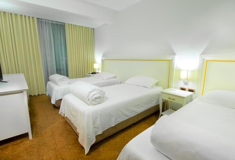 デラックストリプルルーム, Fieri