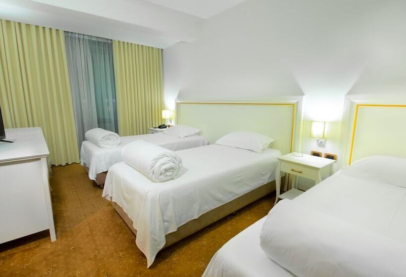 デラックストリプルルーム, Fieri