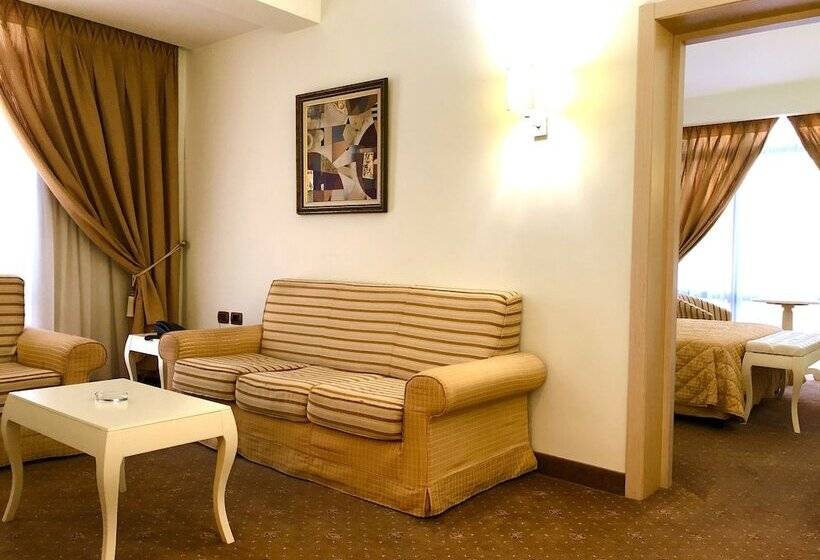 ジュニアスイート, Fieri