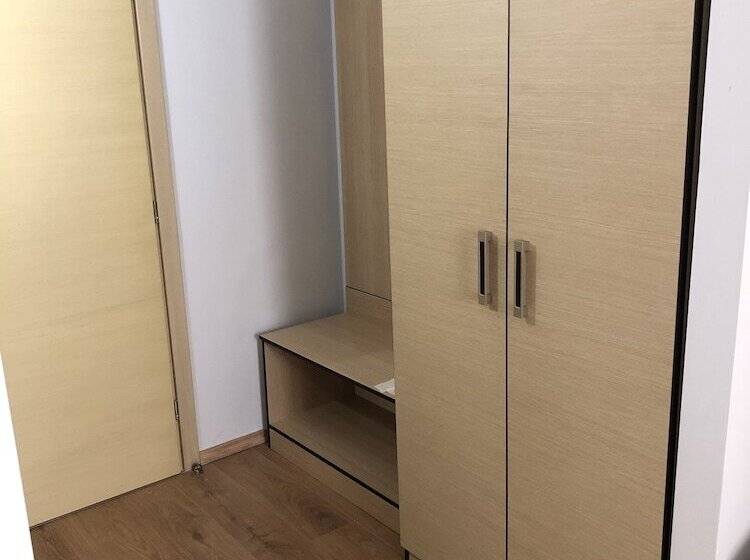 エコノミールーム, Fieri