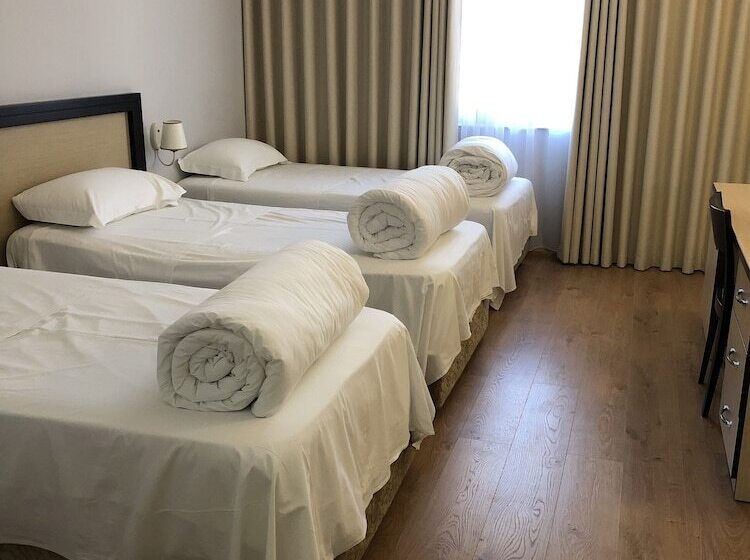 エコノミールーム, Fieri