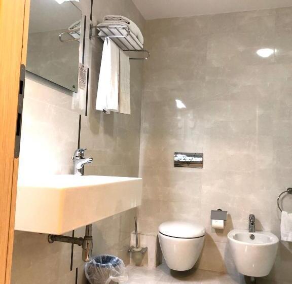 デラックスルーム, Fieri