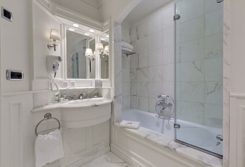 リバービュースタンダードルーム, Grand Hôtel Des Alpes