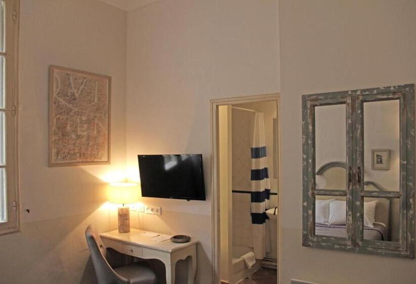 חדר בסיסי, Hôtel De L Amphithéâtre