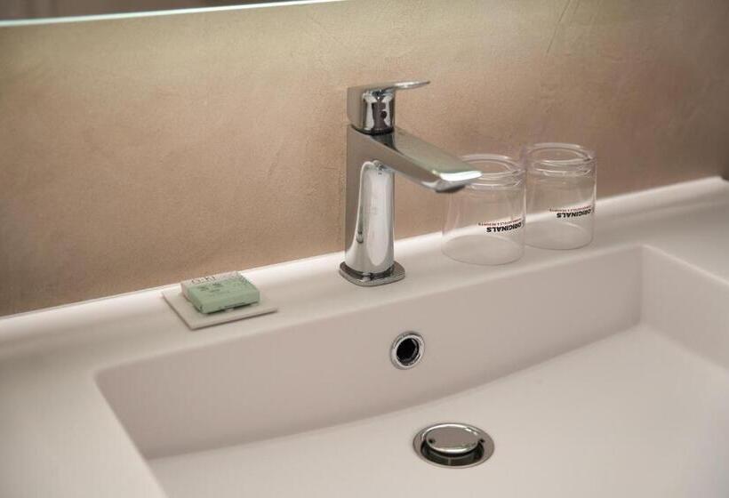 스탠다드 룸 호수 전망, Hôtel Du Golf De L Ailette, The Originals Relais