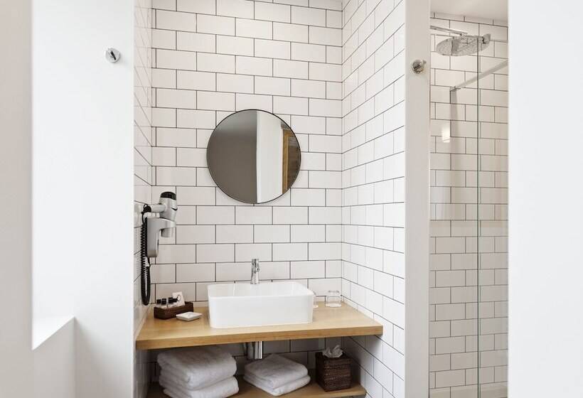 اتاق سوپریور با چشمانداز دریا, Hôtel Les Costans, The Originals Relais