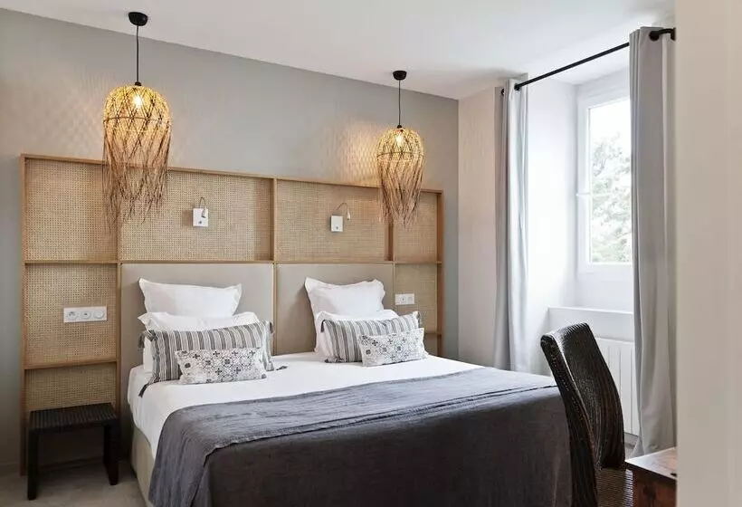 اتاق سوپریور با چشم‌انداز دریا, Hôtel Les Costans, The Originals Relais